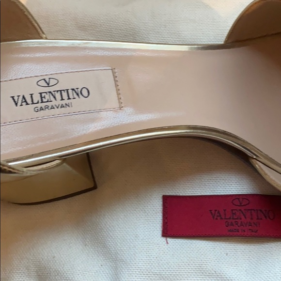 Valentino Gold Metallic Leather Rockstud Sandals - Picture 2 of 12